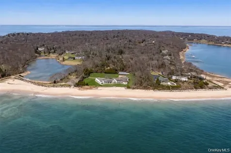 33A Beach Road Asharoken NY 11768
