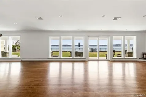 33A Beach Road Asharoken NY 11768