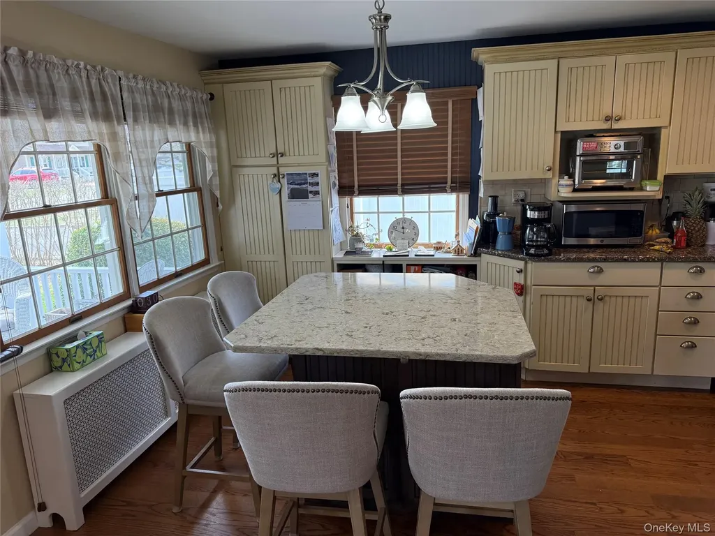 818 12th Street West Babylon NY 11704
