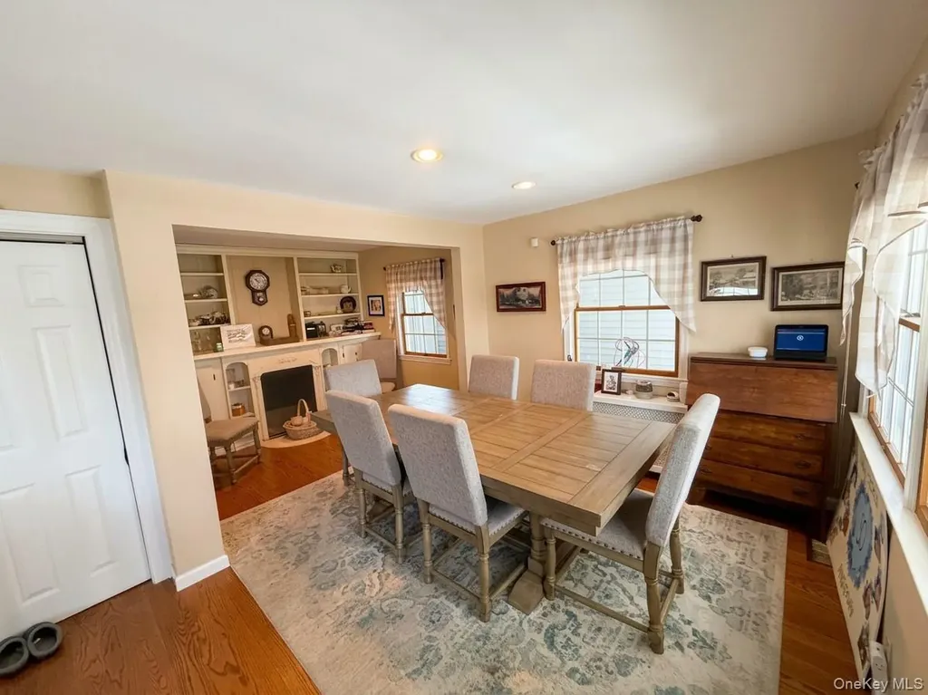 818 12th Street West Babylon NY 11704