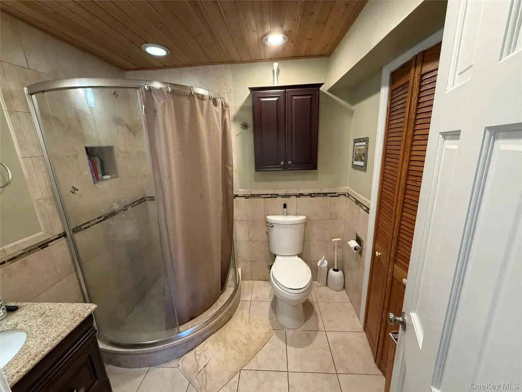 818 12th Street West Babylon NY 11704