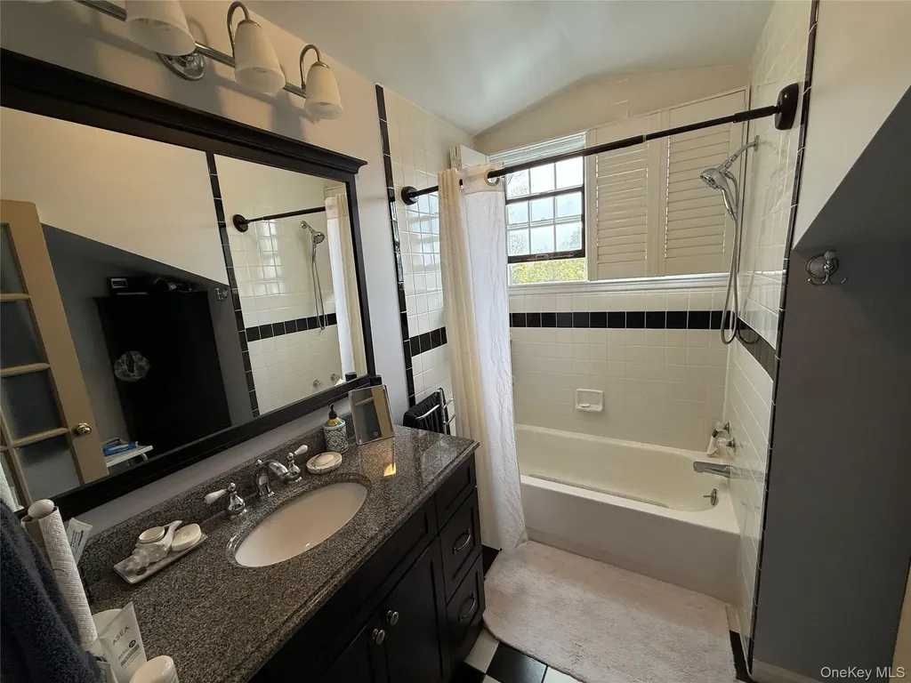 818 12th Street West Babylon NY 11704