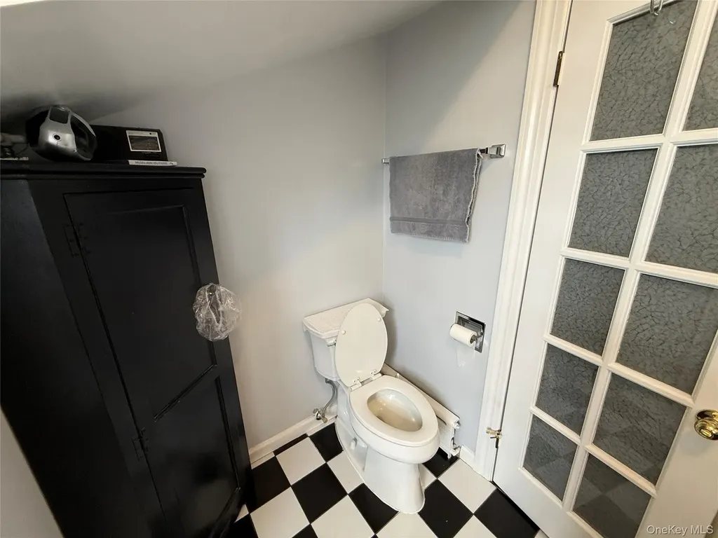 818 12th Street West Babylon NY 11704