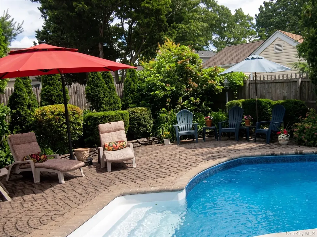 818 12th Street West Babylon NY 11704