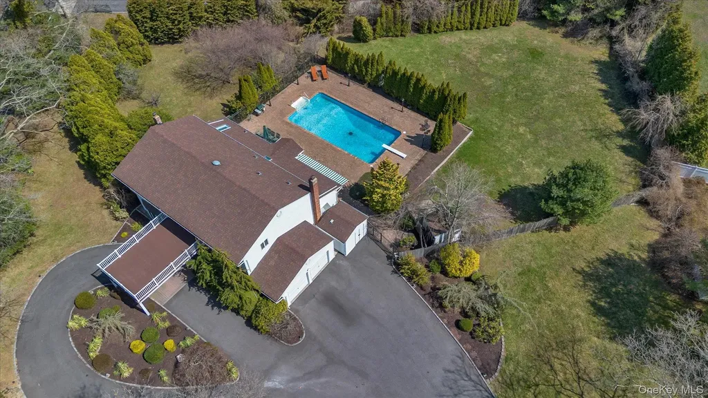 1 Somner Drive Dix Hills NY 11746