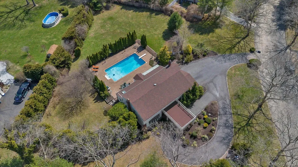 1 Somner Drive Dix Hills NY 11746