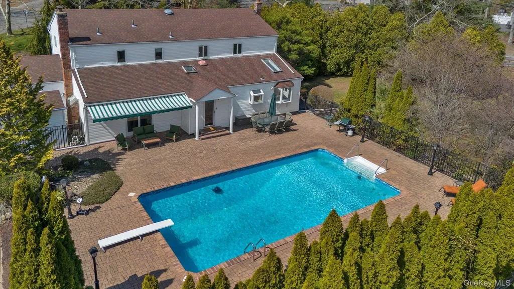 1 Somner Drive Dix Hills NY 11746