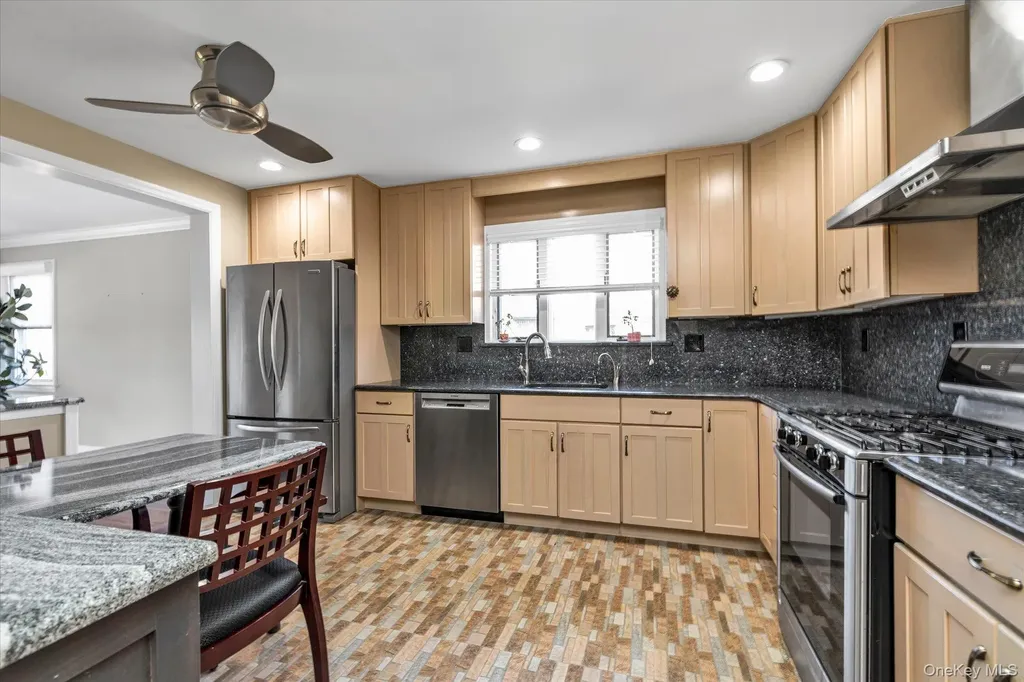 164 Blackheath Road Lido Beach NY 11561