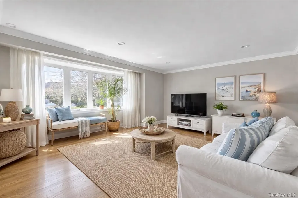 164 Blackheath Road Lido Beach NY 11561