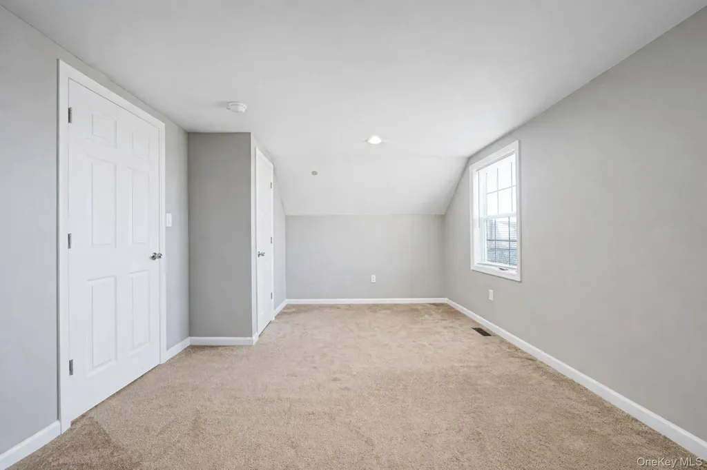 232 30th Street Lindenhurst NY 11757