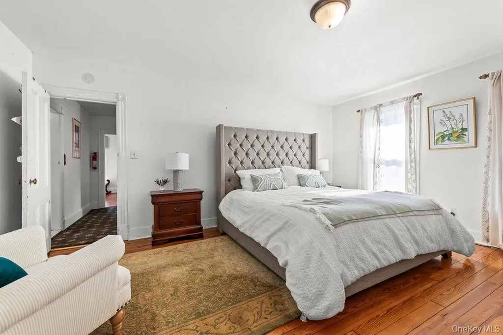 15 Bayside Avenue Oyster Bay NY 11771