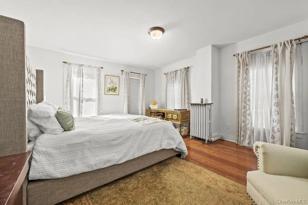 15 Bayside Avenue Oyster Bay NY 11771