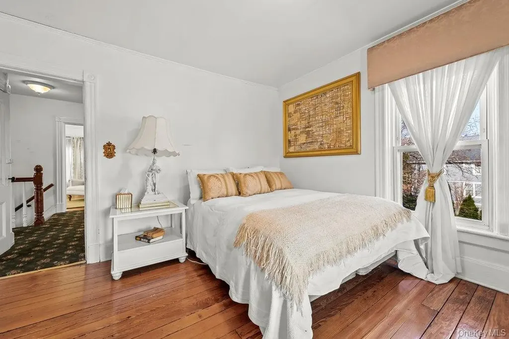 15 Bayside Avenue Oyster Bay NY 11771