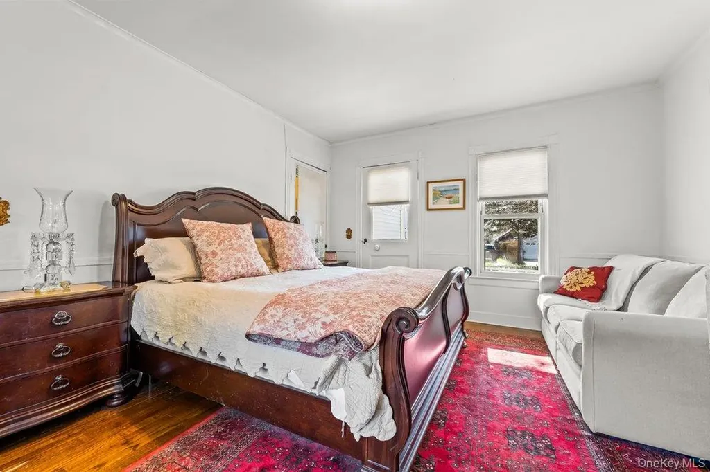 15 Bayside Avenue Oyster Bay NY 11771