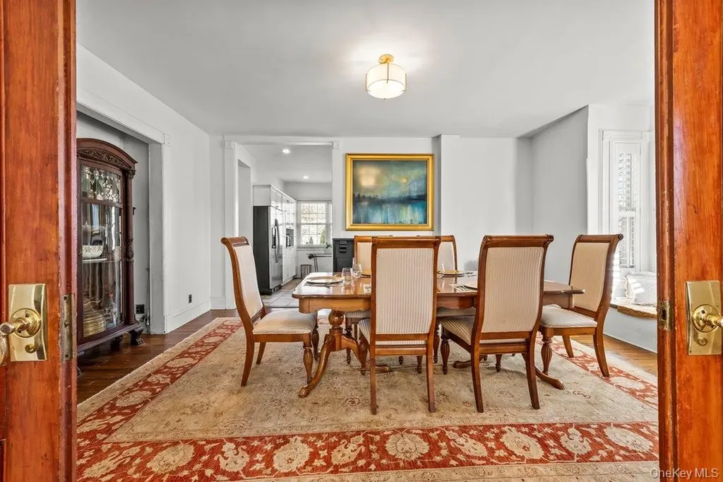 15 Bayside Avenue Oyster Bay NY 11771