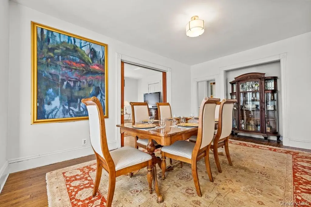 15 Bayside Avenue Oyster Bay NY 11771
