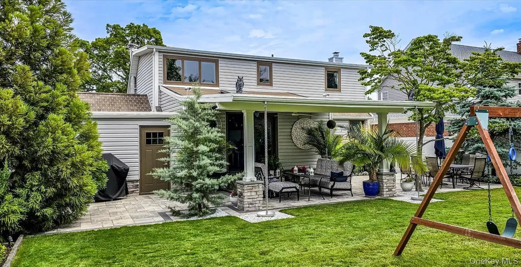 1053 Lydia Drive Franklin Square NY 11010