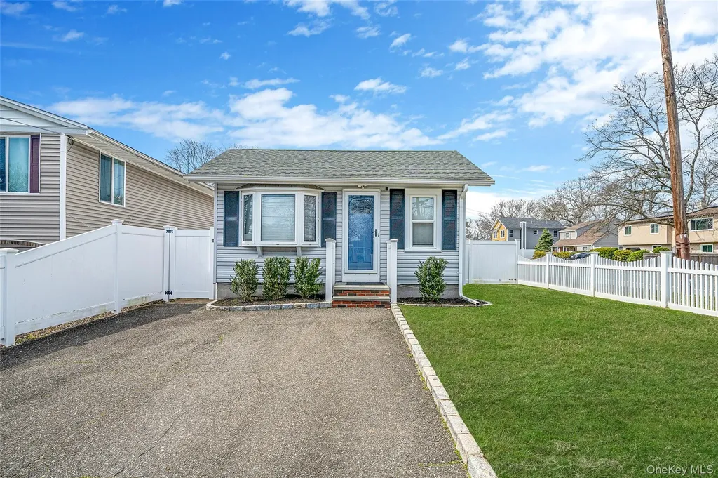 56 Bay Avenue Ronkonkoma NY 11779