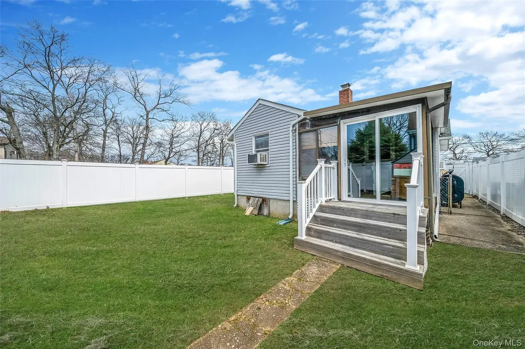 56 Bay Avenue Ronkonkoma NY 11779