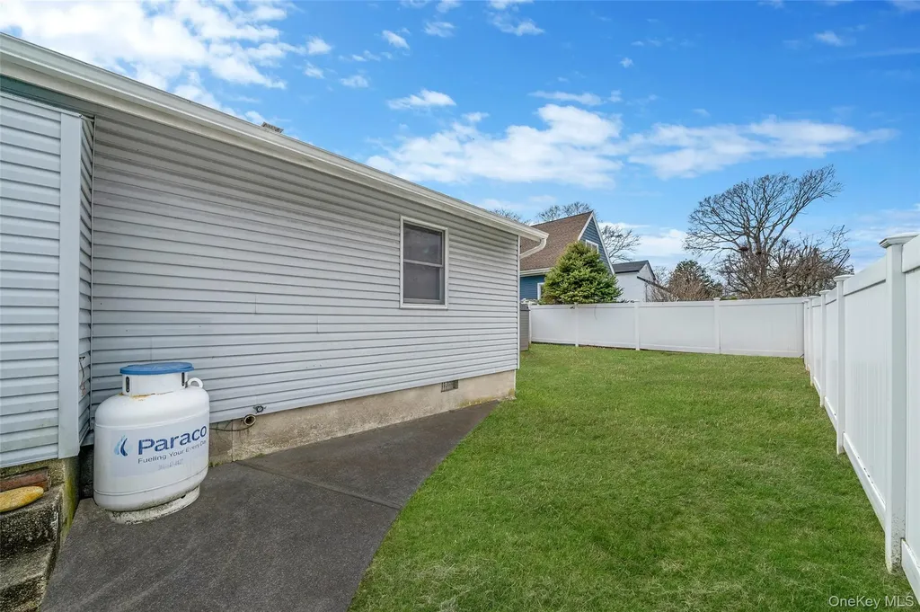 56 Bay Avenue Ronkonkoma NY 11779
