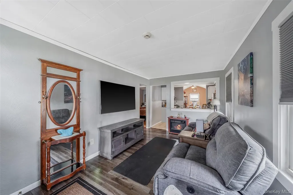 56 Bay Avenue Ronkonkoma NY 11779