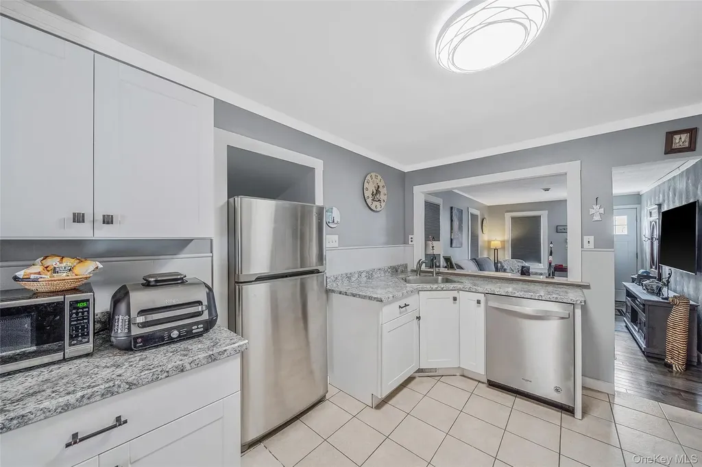 56 Bay Avenue Ronkonkoma NY 11779