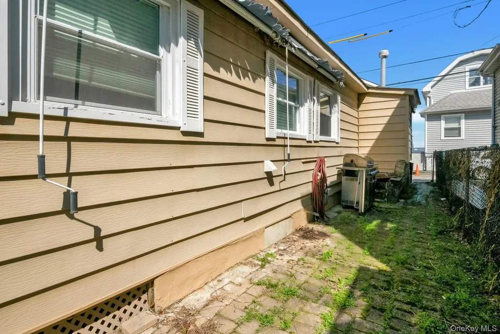 33B Edgewater Park Bronx NY 10465
