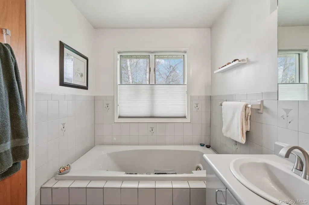 23 Will Rogers Lane Nanuet NY 10954