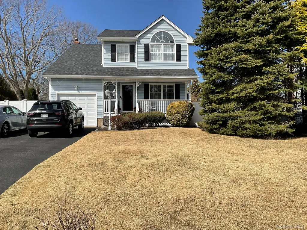 7 Tipton Drive W Shirley NY 11967