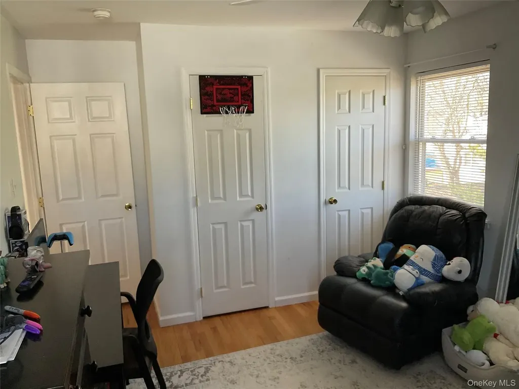 7 Tipton Drive W Shirley NY 11967