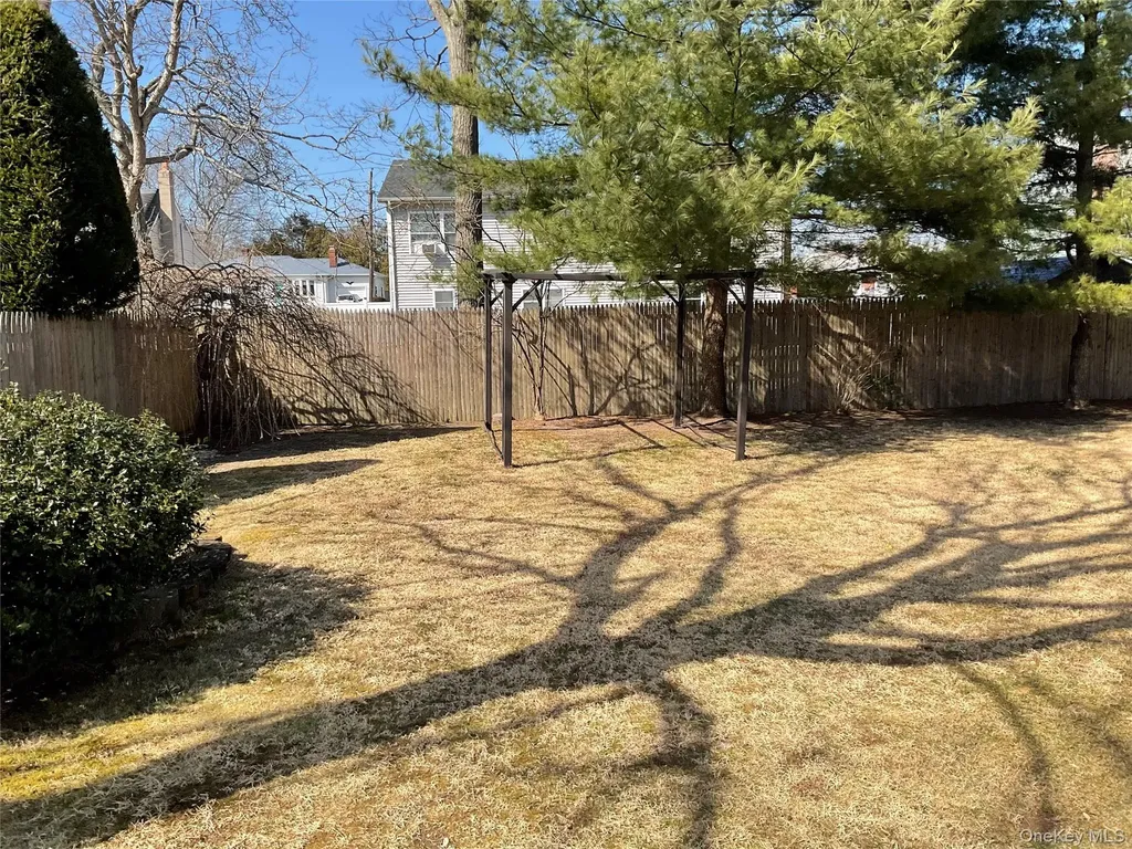 7 Tipton Drive W Shirley NY 11967