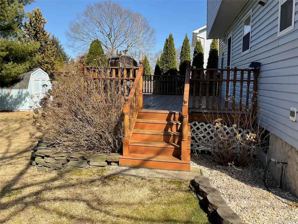7 Tipton Drive W Shirley NY 11967