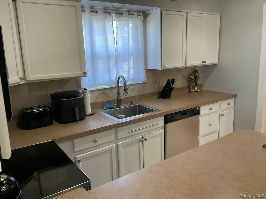 7 Tipton Drive W Shirley NY 11967