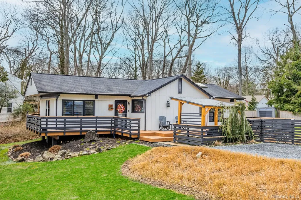 28 Old Cow Path Miller Place NY 11764