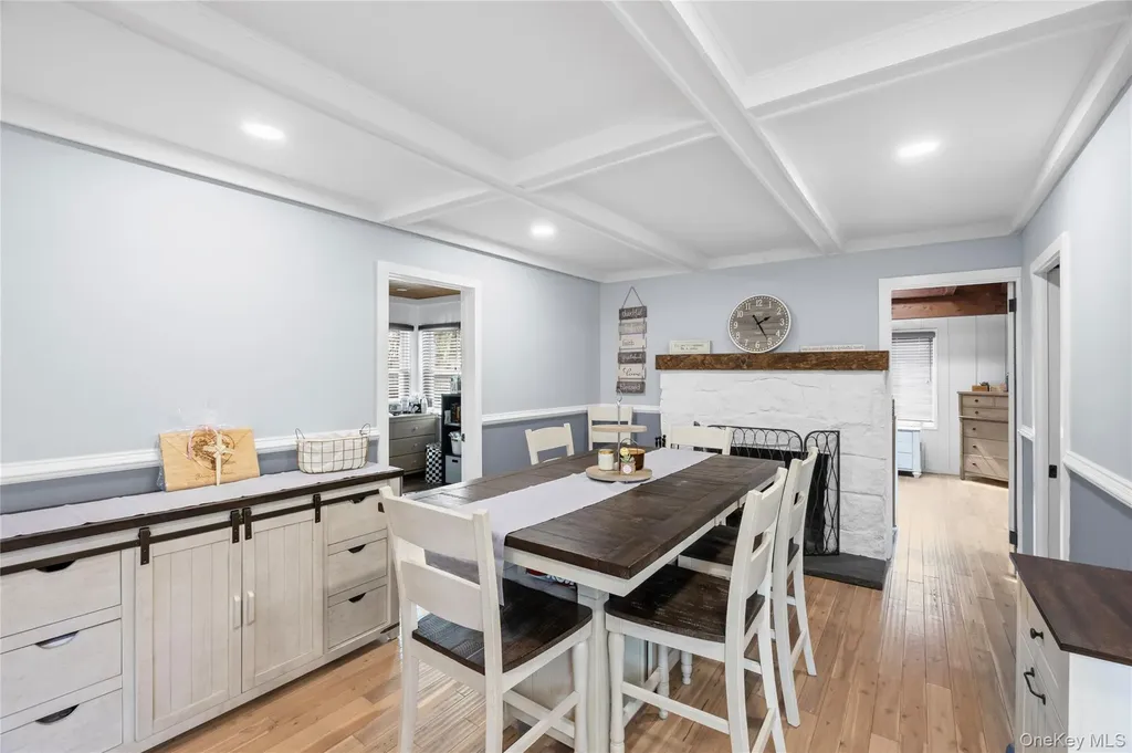 28 Old Cow Path Miller Place NY 11764