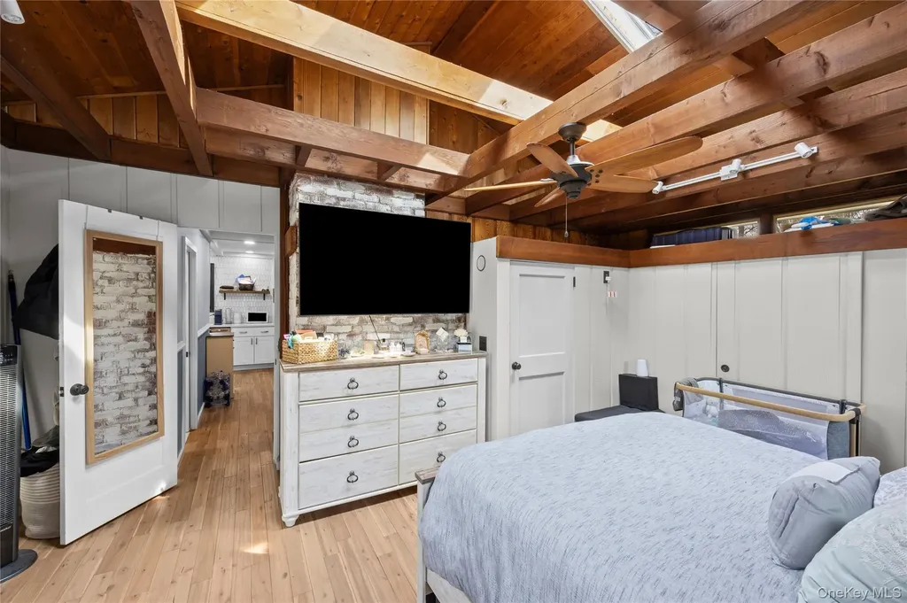 28 Old Cow Path Miller Place NY 11764