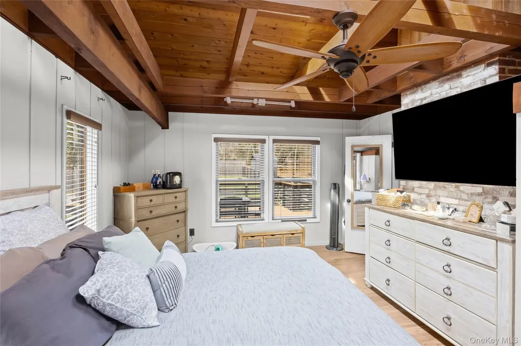 28 Old Cow Path Miller Place NY 11764