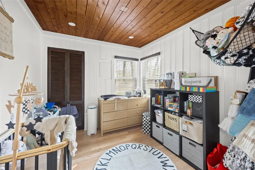 28 Old Cow Path Miller Place NY 11764