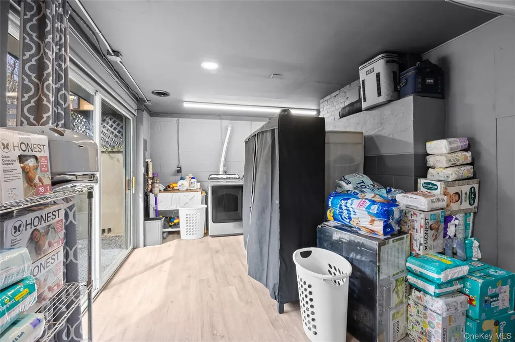 28 Old Cow Path Miller Place NY 11764