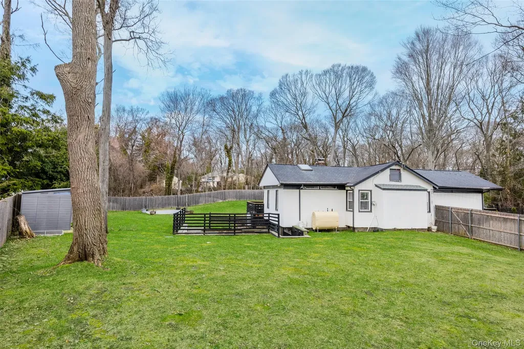 28 Old Cow Path Miller Place NY 11764