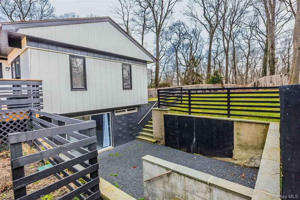 28 Old Cow Path Miller Place NY 11764