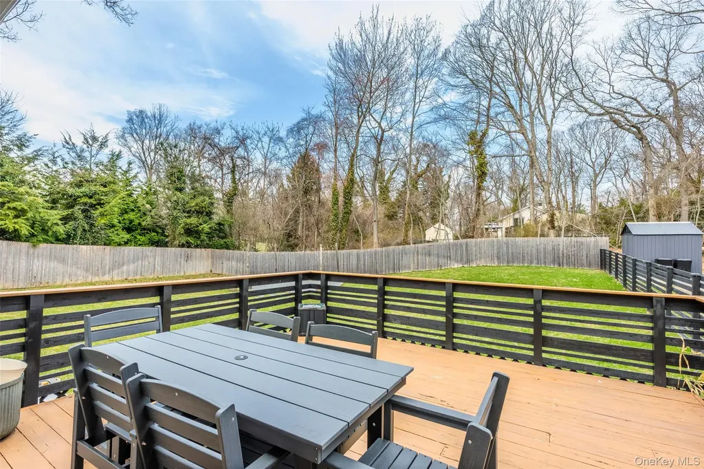 28 Old Cow Path Miller Place NY 11764