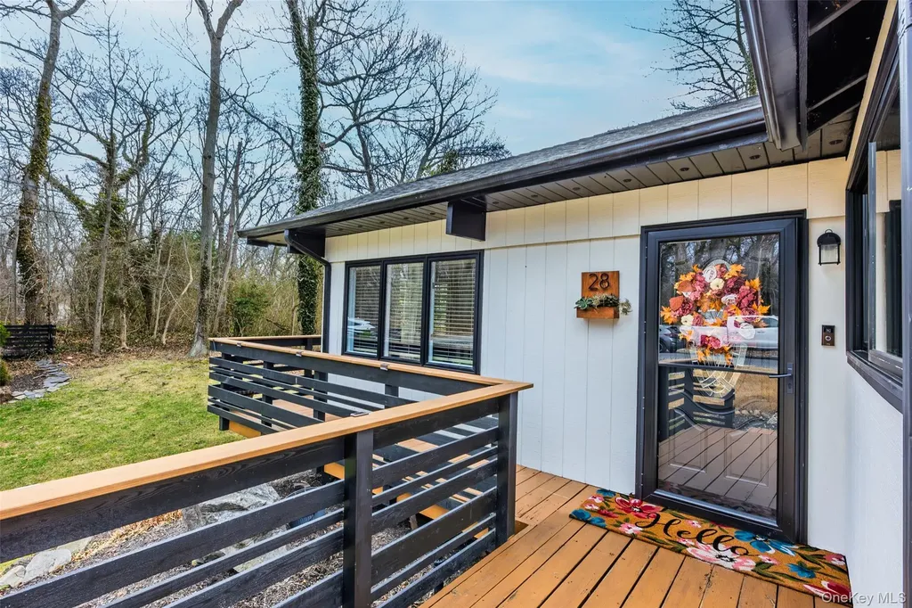 28 Old Cow Path Miller Place NY 11764