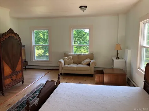 181 Huguenot Street New Paltz NY 12561