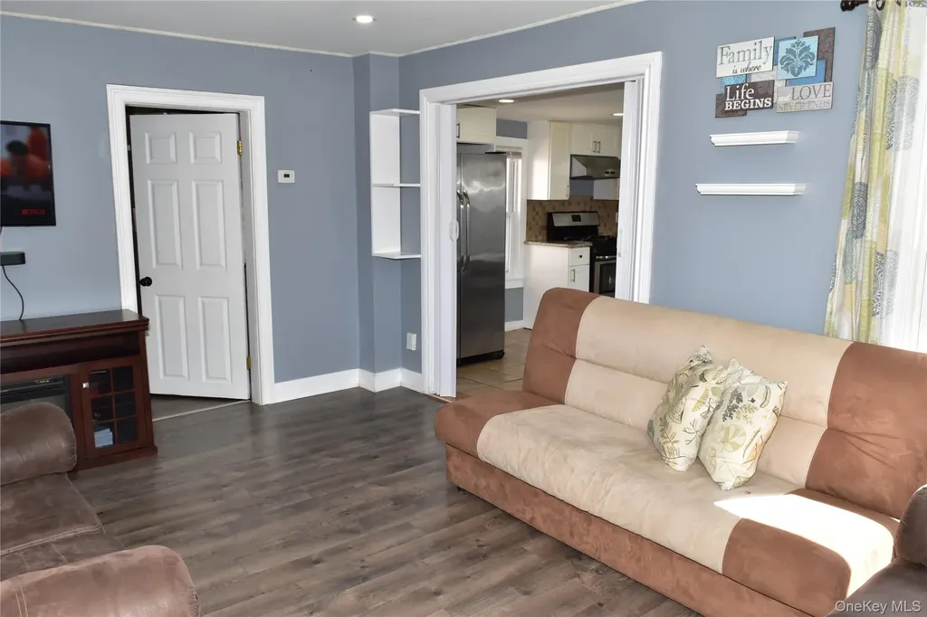 32 Pearl Street Patchogue NY 11772