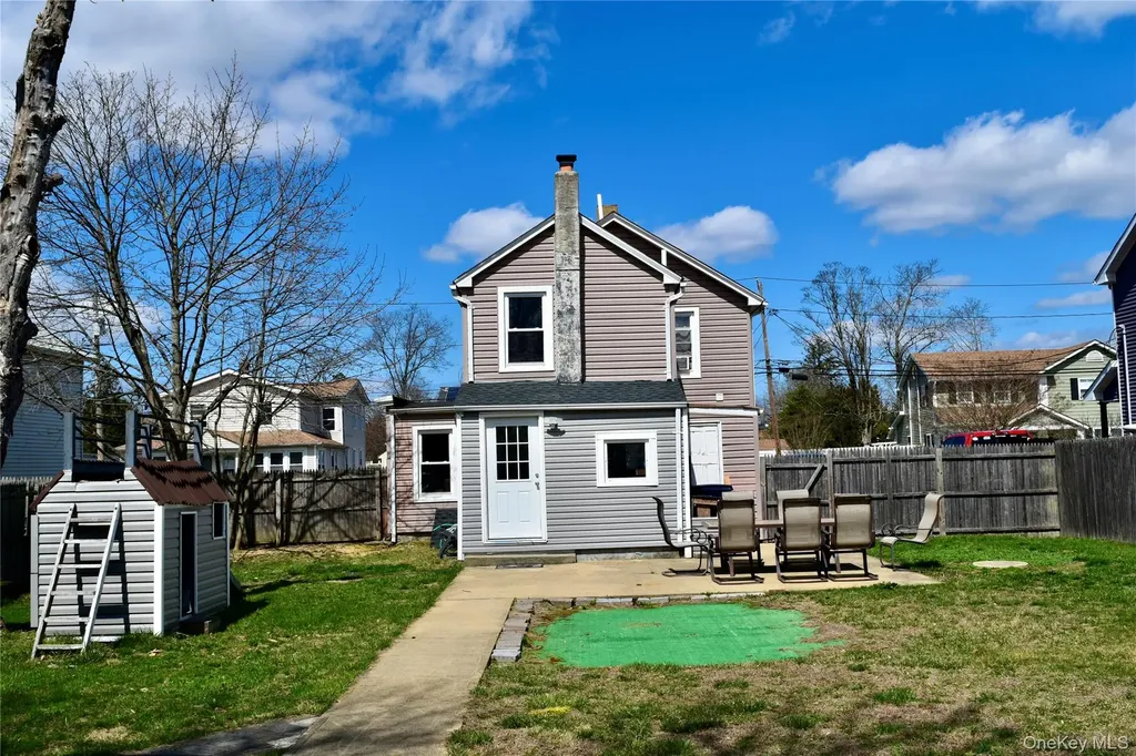 32 Pearl Street Patchogue NY 11772