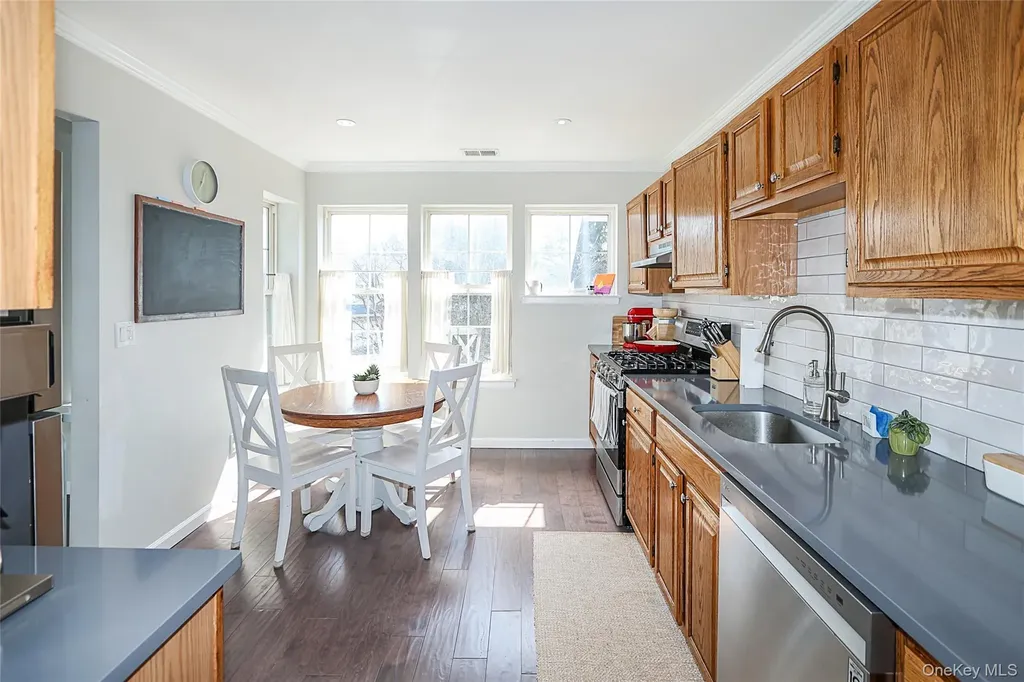 20-22 Broadlawn Drive Central Islip NY 11722