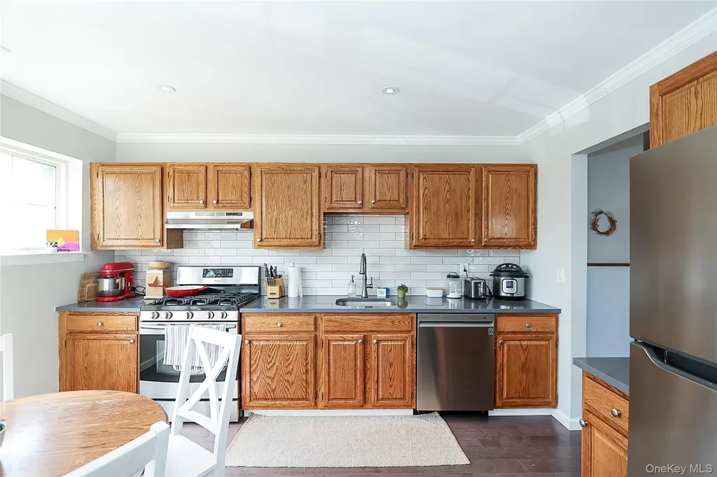 20-22 Broadlawn Drive Central Islip NY 11722