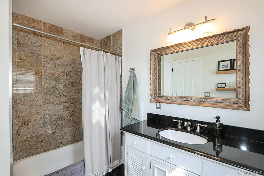 20-22 Broadlawn Drive Central Islip NY 11722