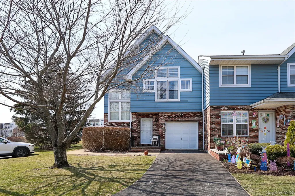 20-22 Broadlawn Drive Central Islip NY 11722